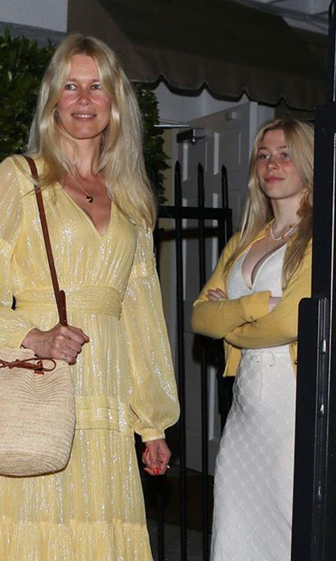07ed6e89dde6-claudia-schiffer-clementine-cordon-press.jpg