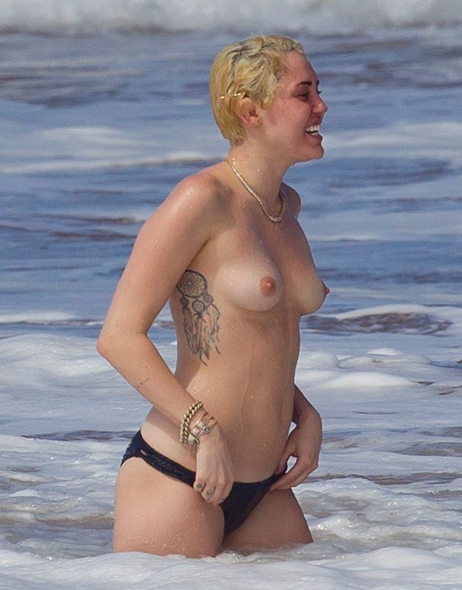 2 Miley Cyrus.jpg