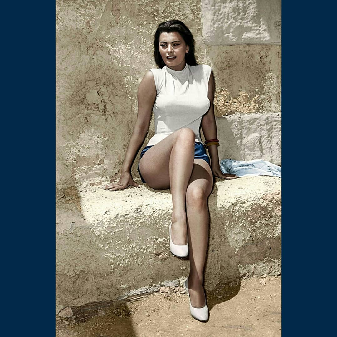 2020-05-27 00.28.35 2318024839142486942_sophialoren.jpg