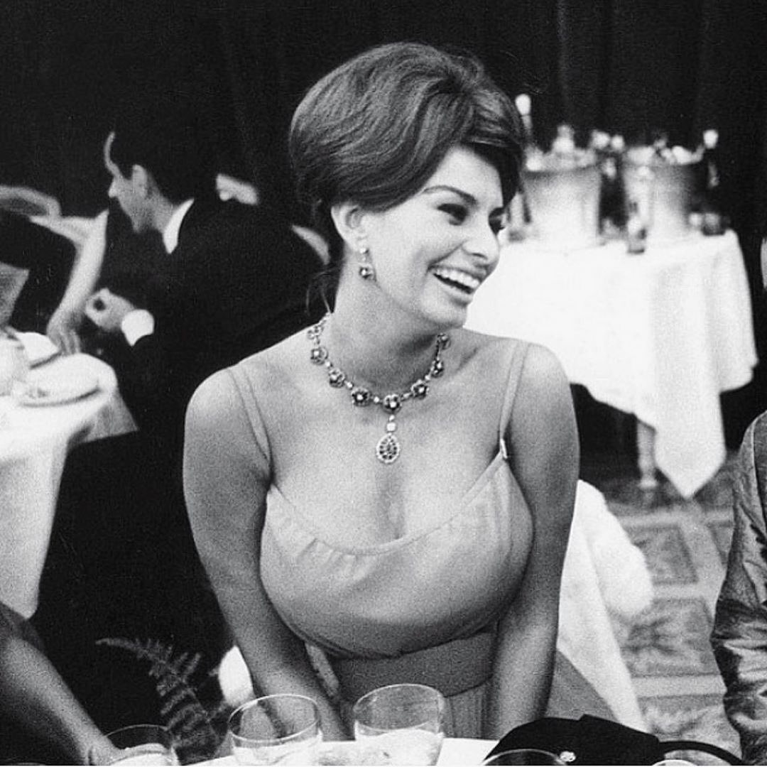 2020-05-30 07.27.25 2320409972145642184_sophialoren.jpg