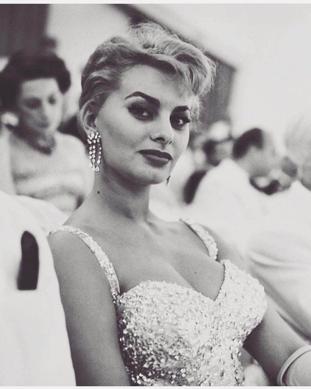 2020-06-04 11.55.56 2324168997920274796_sophialoren.jpg