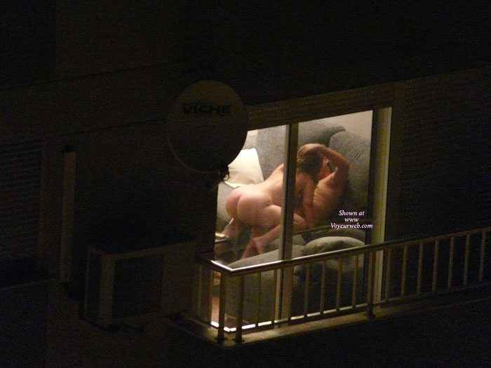 2300885-voyeur-neighbors-with-telephoto-2776498957.jpg