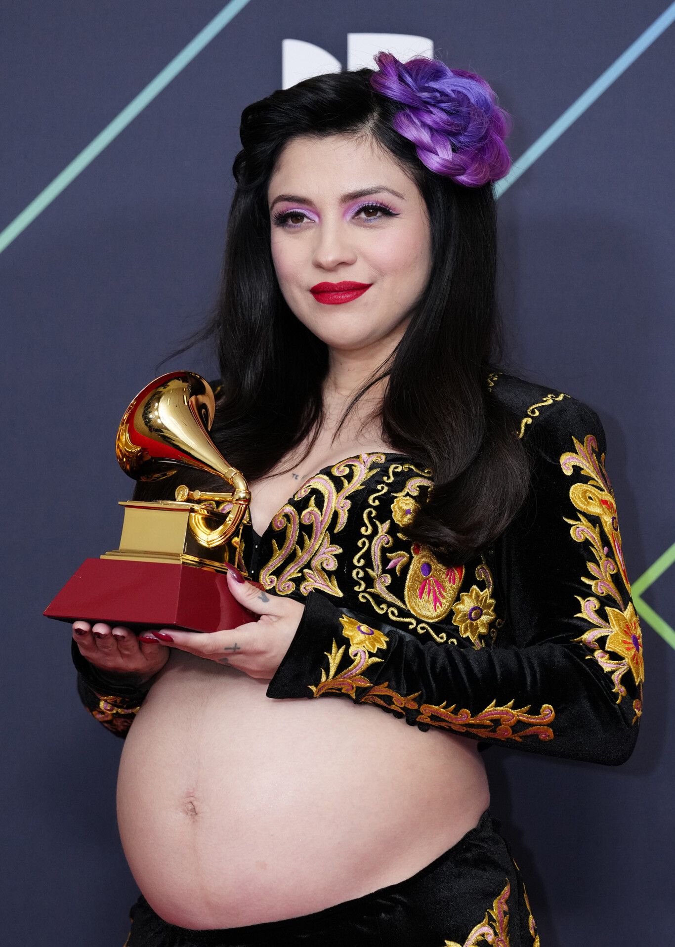 4 Mon Laferte.jpeg