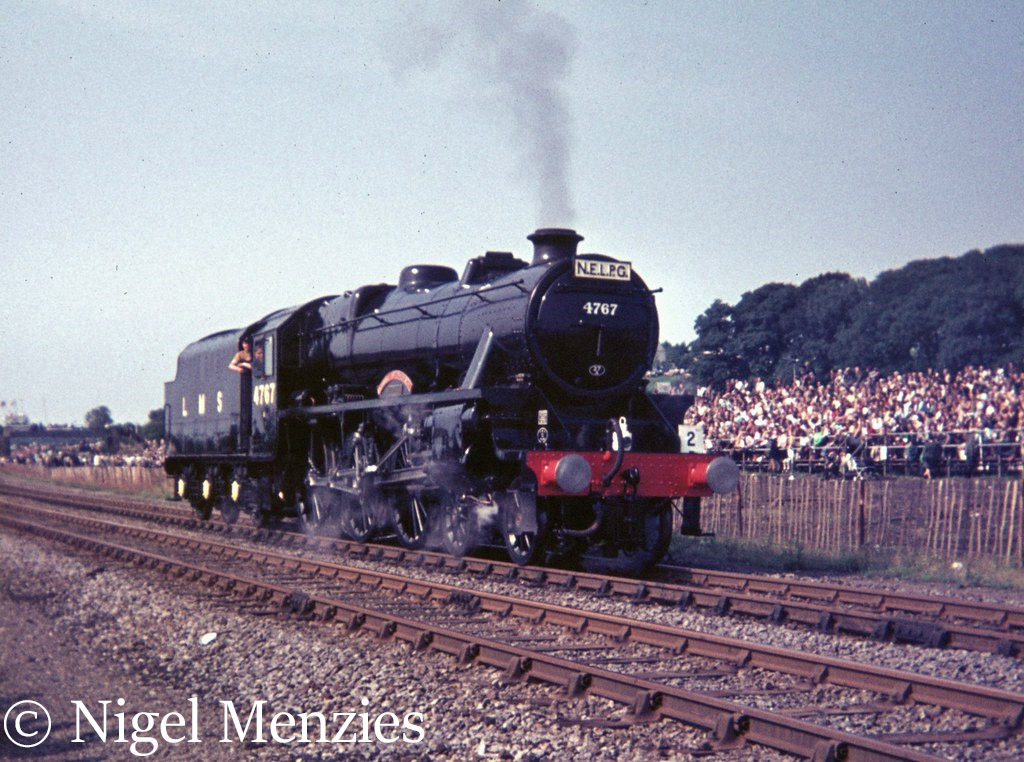 44767-taking-part-in-the-stockton-darlington-150th-anniversary-cavalcade-august-1975.jpg