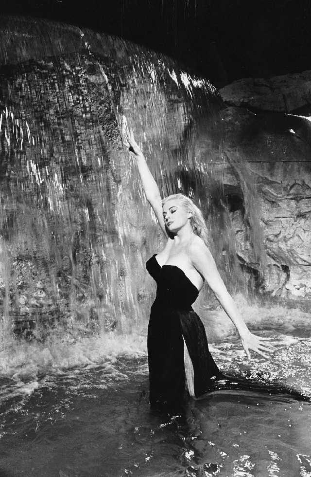 9768759_45077_anita_ekberg_la_dolce_vita_2_122_222lo.jpg