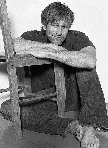 Aaron Eckhart4.jpg