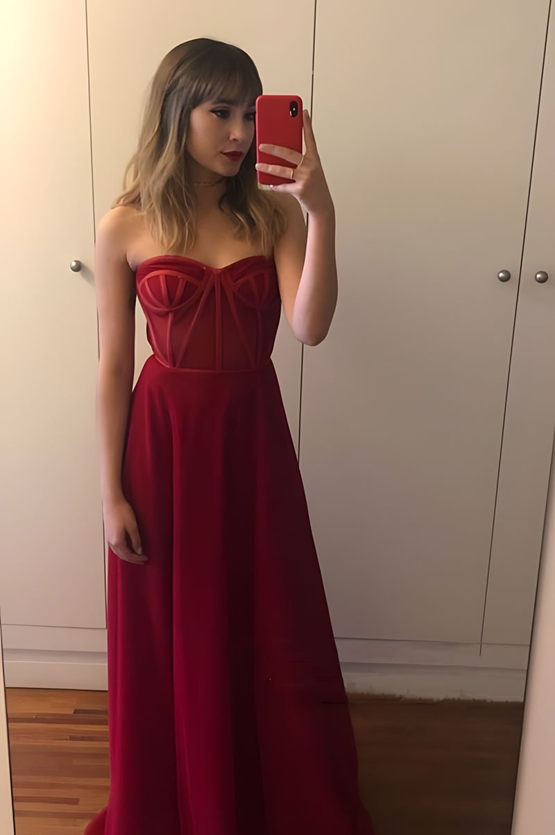 Aitana Ocaña con el vestido que se puso en los Premios Cadena Dial 2019 en Tenerife.jpg