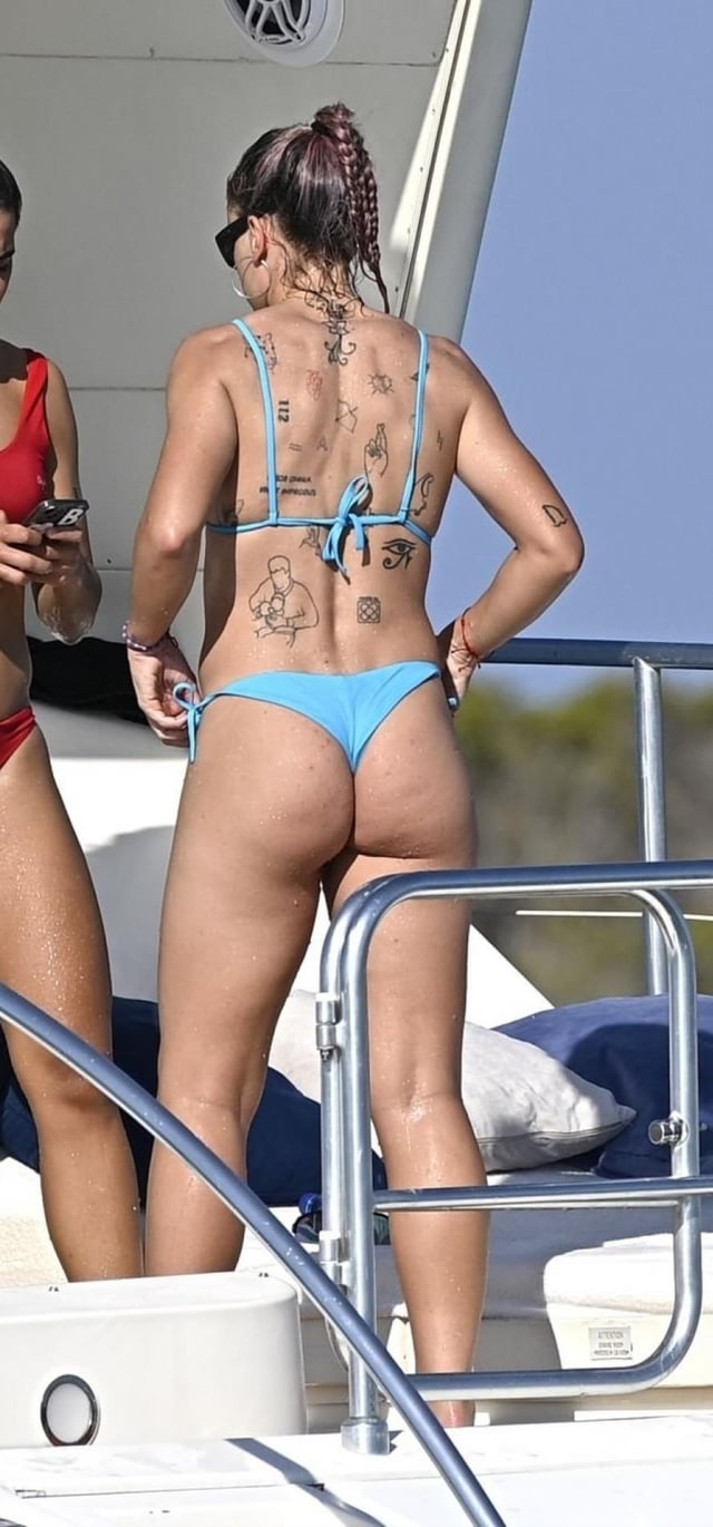 alexia-putellas-in-bikini-v0-cbovasuoxwjb1.jpg alexia-putellas-in-bikini-v0-cbovasuoxwjb1.jpg