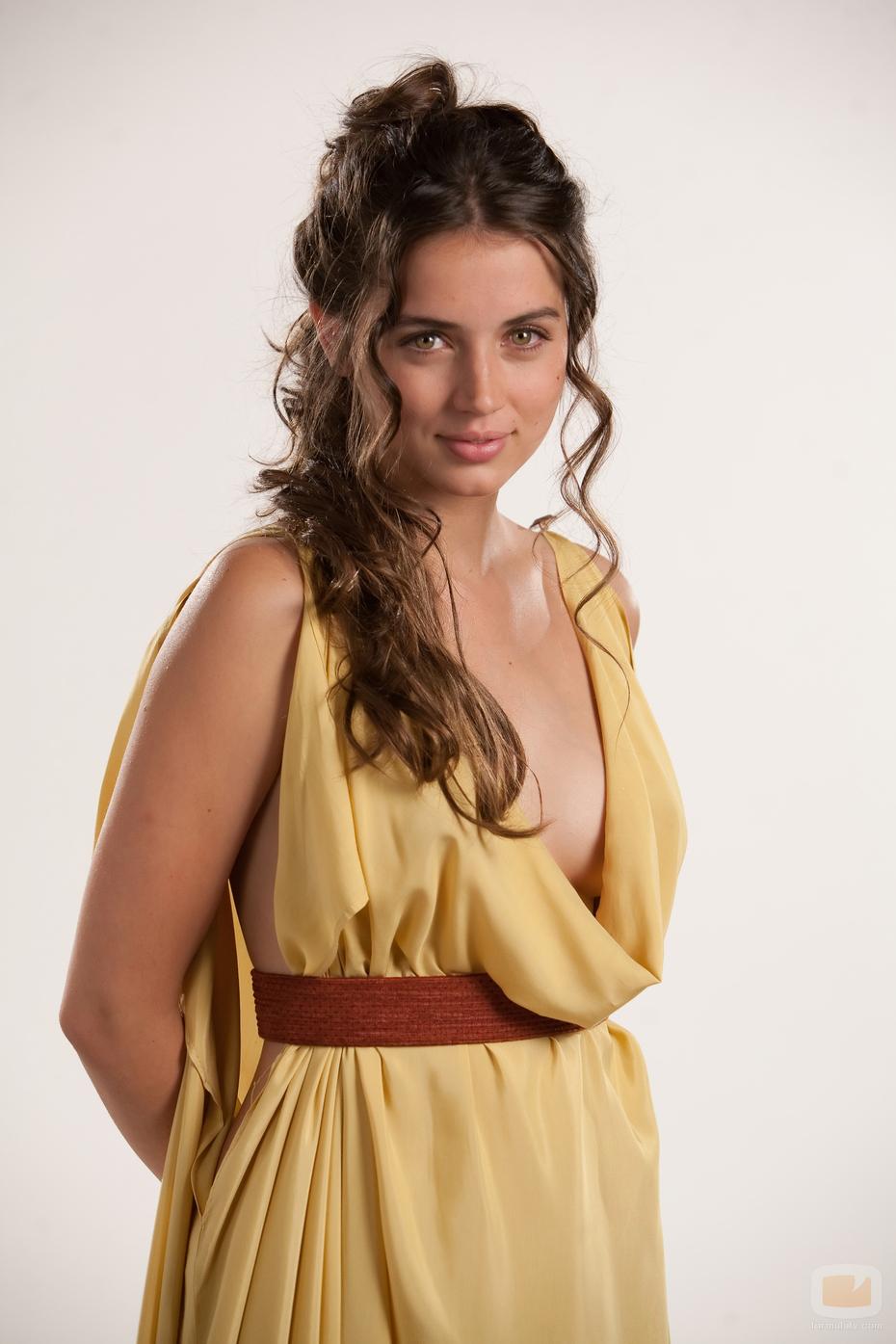 ana de armas.--.jpg