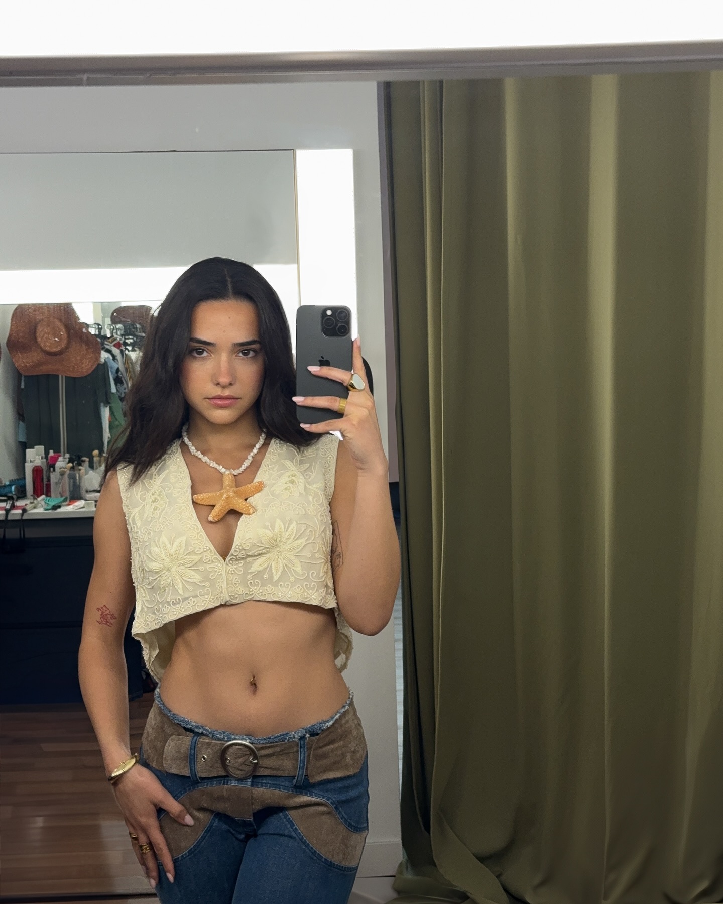 angelamarmol__2025-04-22T172156.000Z_1.jpg