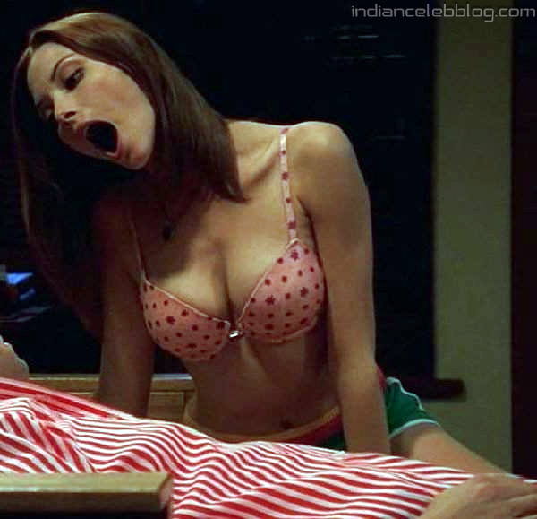 April-bowlby-hollywood-cm1-17-two-and-a-half-men-hot-hd-screenshots.jpg