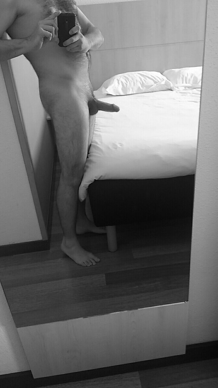 b_w_hotel.jpg