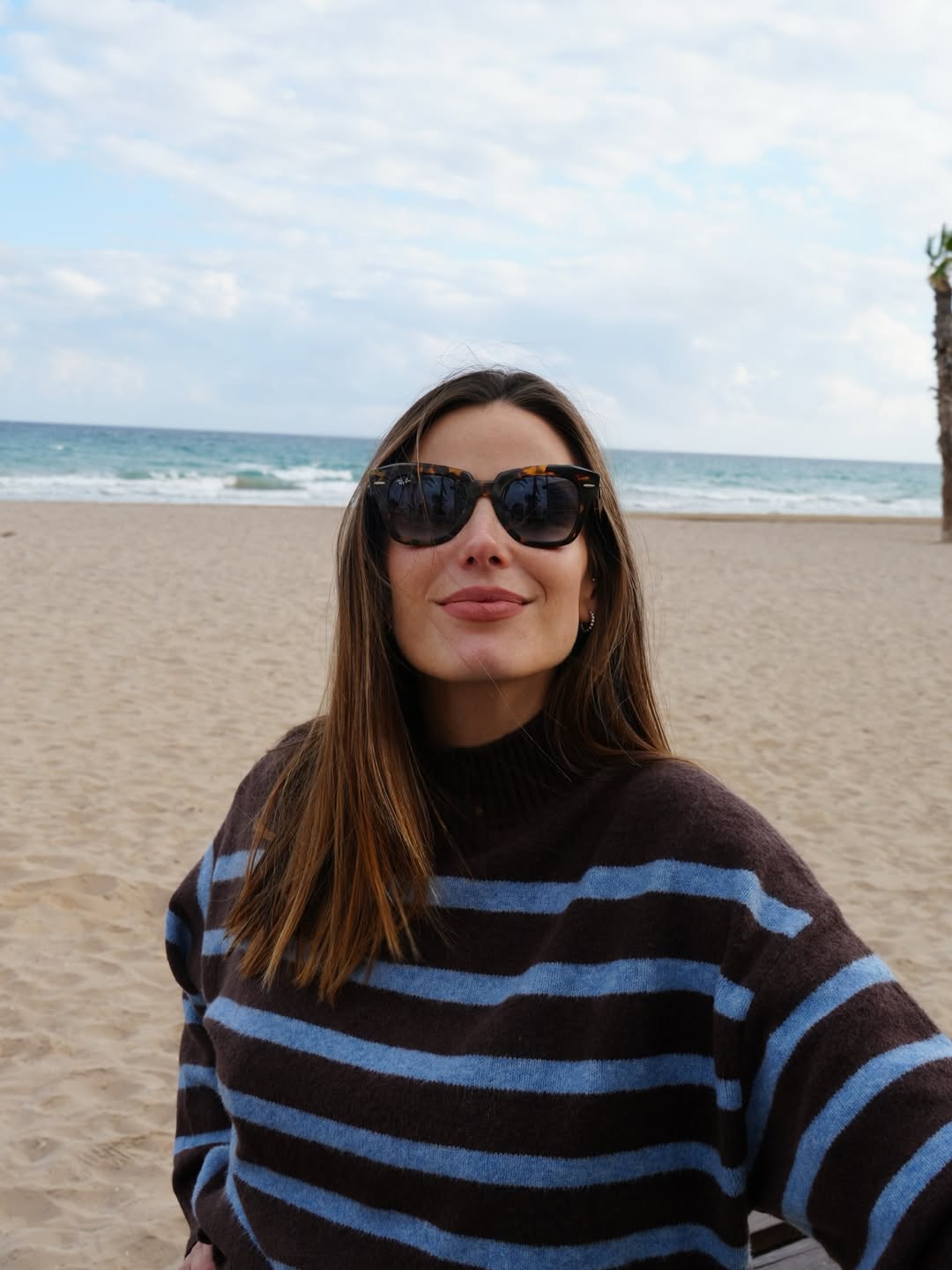 Bailar pegadas es bailar, igual que baila el mar..jpg