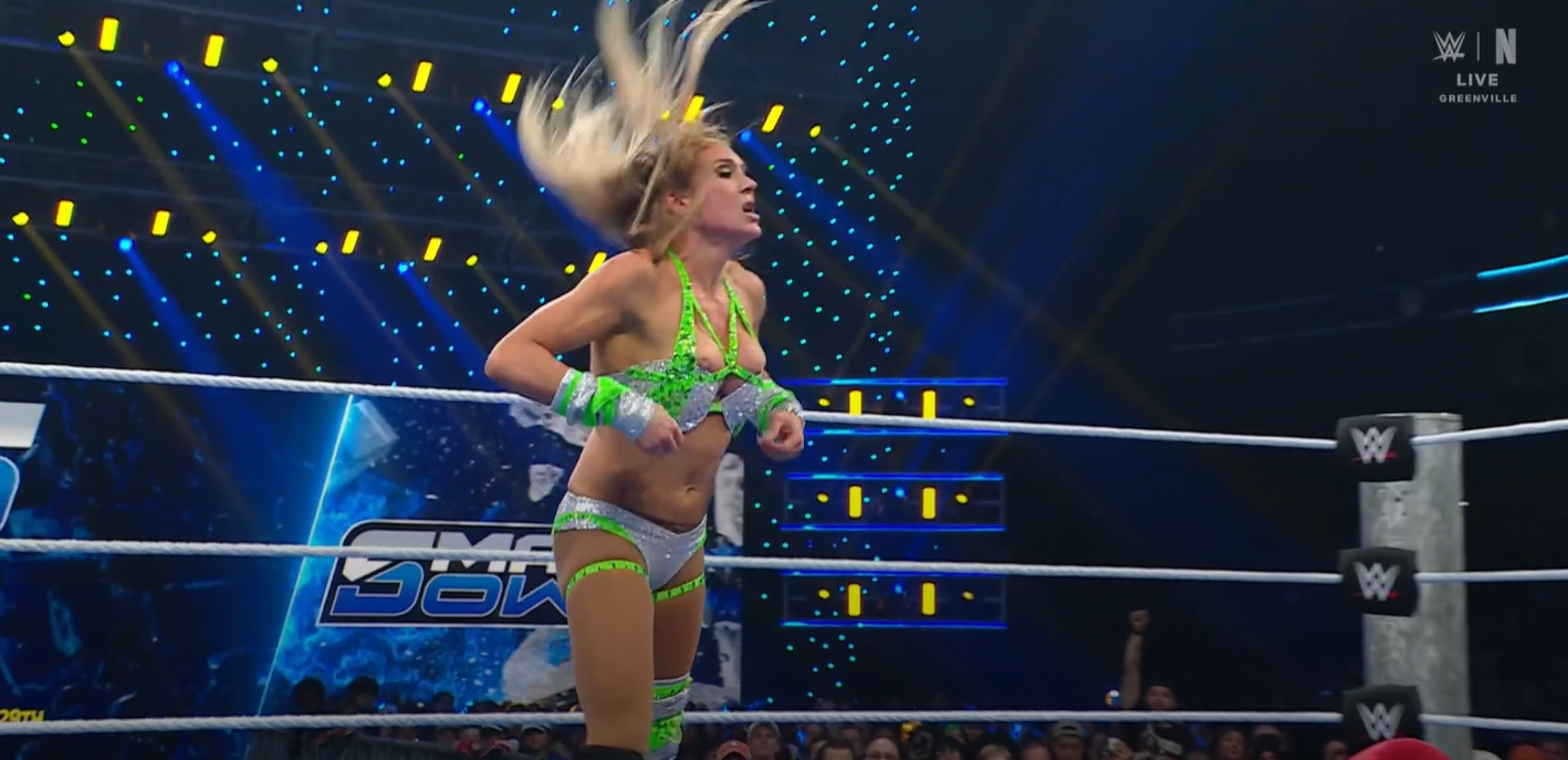 Captura WWE Smackdown 11725 charlotte (2).png