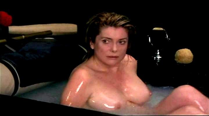 Catherine Deneuve nichons qui tombent!!!! farfadet.jpg
