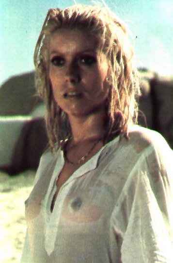 catherine-deneuve-nude-3.jpg