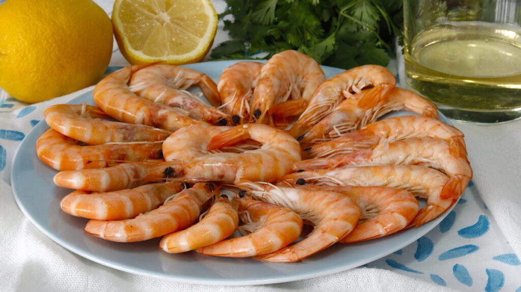 como-cocer-gambas-y-quequeden-es-su-punto.-frescas-y-congeladas-1024x575.jpeg