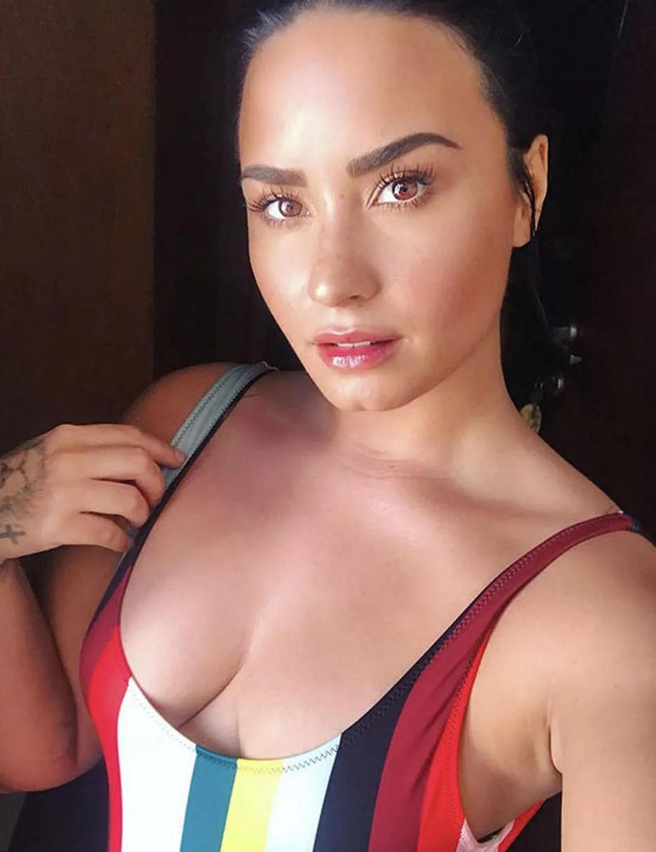 Demi Lovato (5).jpg