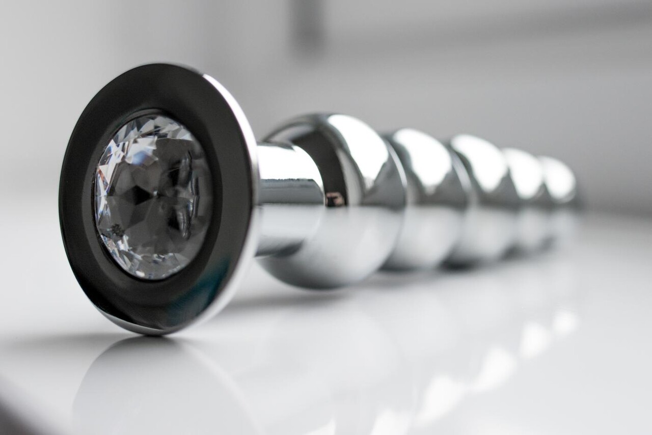 dildo 33107816_021_b529.jpg