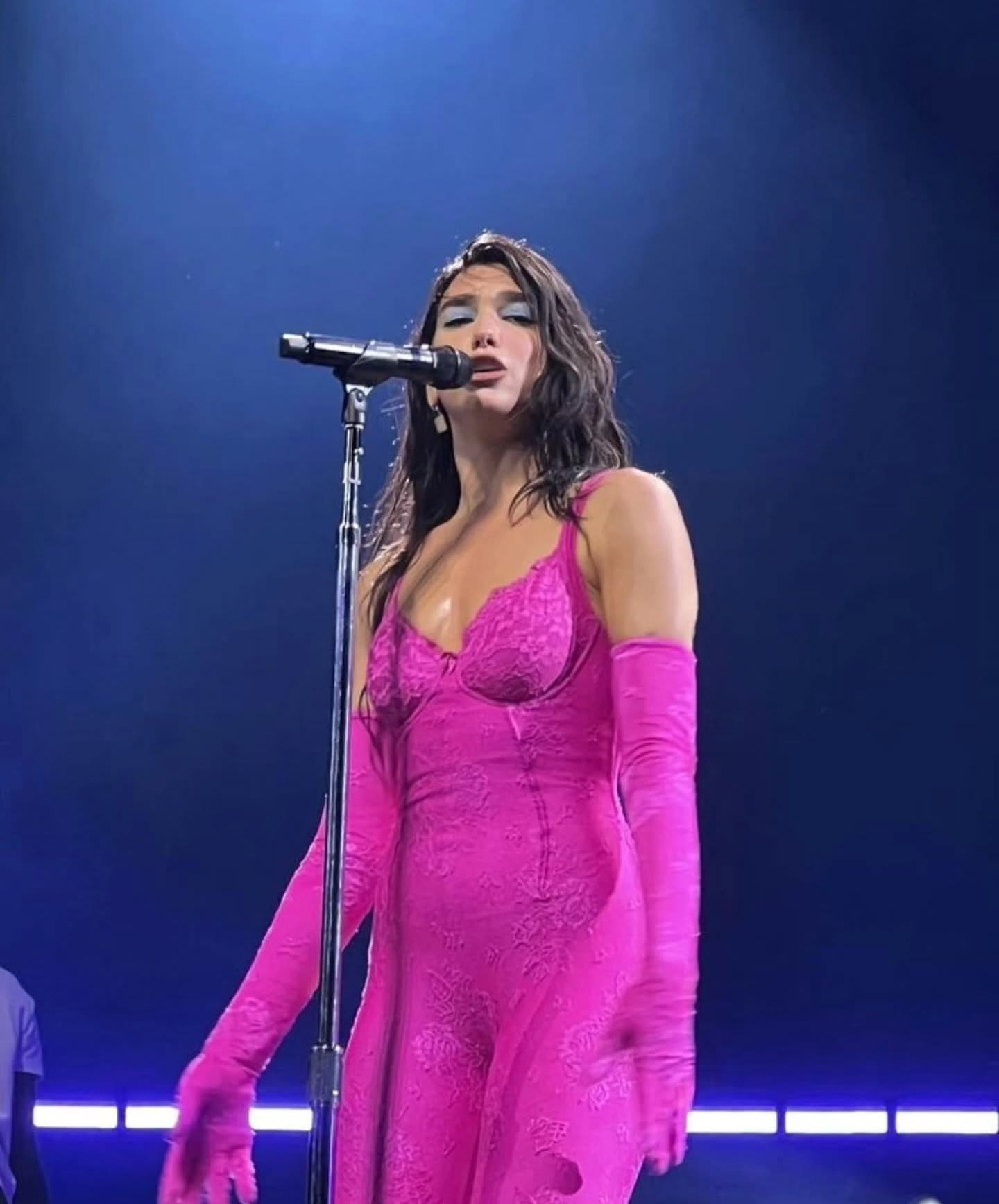 dualipa_official__2025-07-26T182539.000Z_12.jpg