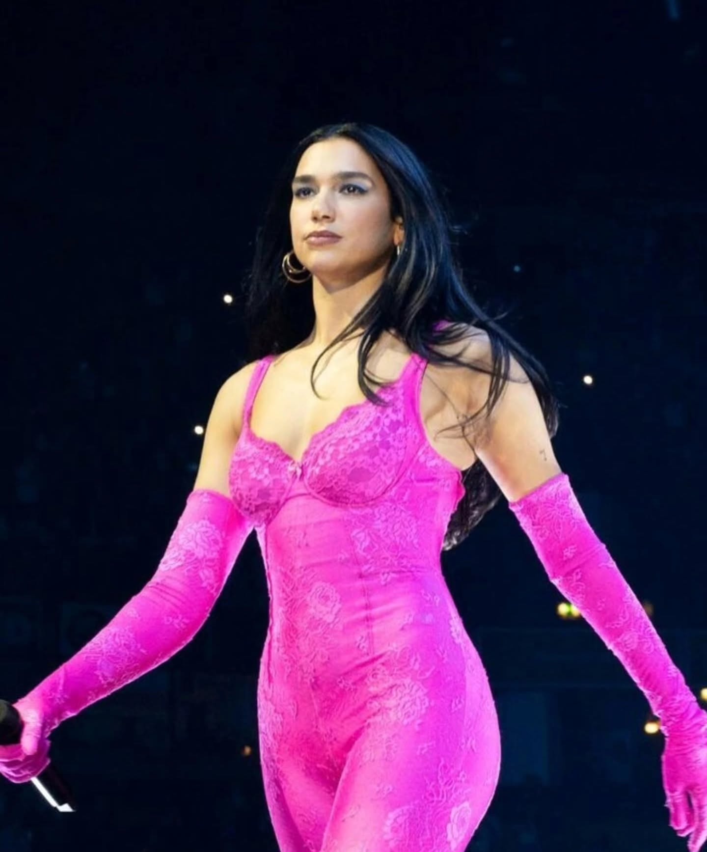 dualipa_official__2025-07-26T182539.000Z_6.jpg