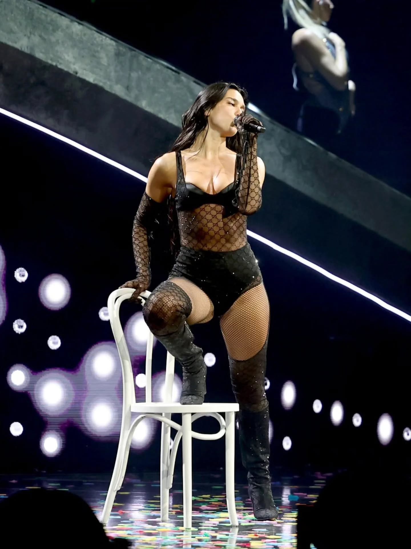 dualipa_official__2025-10-10T183742.000Z_1.jpg
