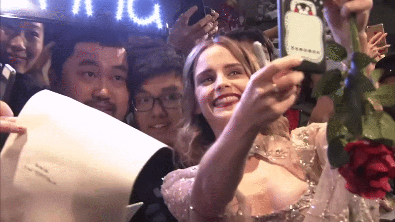 Emma_Watson_-_Selfie_With_Fans.gif