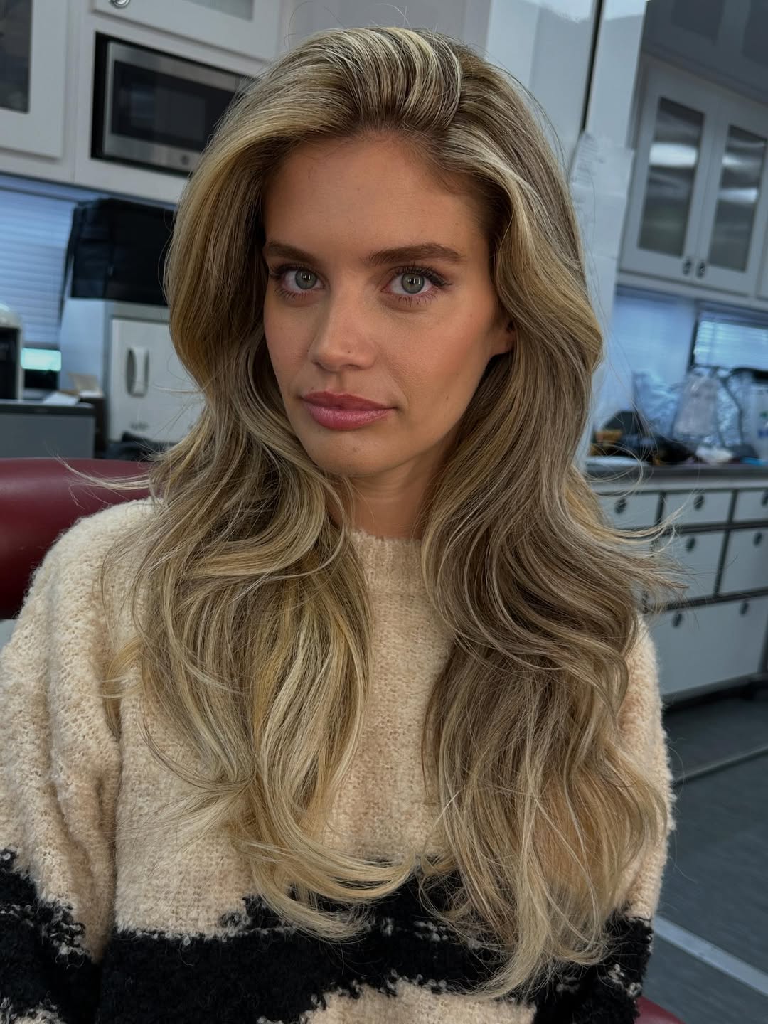 EVE!!!!!!!! @sarasampaio. (Products used in links) We bonded over our love for Taylor Swift and .jpg