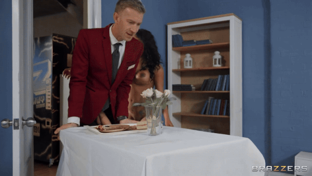 ezgif-89d8c5c3100370.gif