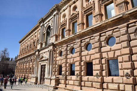 fachada-carlos-v-alhambra.jpg