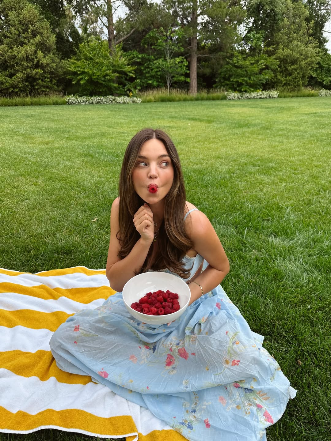 Find me where the picnic is 🧺👒☀️🍓.jpg