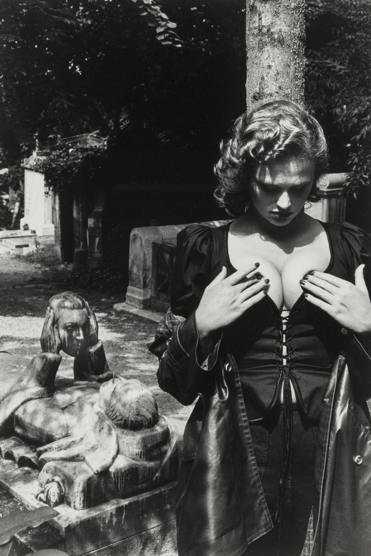 Helmut Newton - Père Lachaise, Tomb of Talma, Paris, 1977..jpg