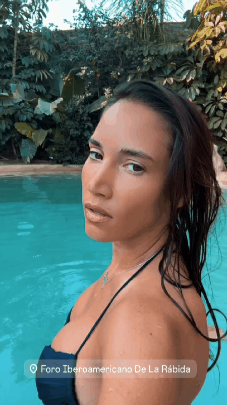 India-Mart-nez-bikini-piscina-IG-14-07-25-00.gif