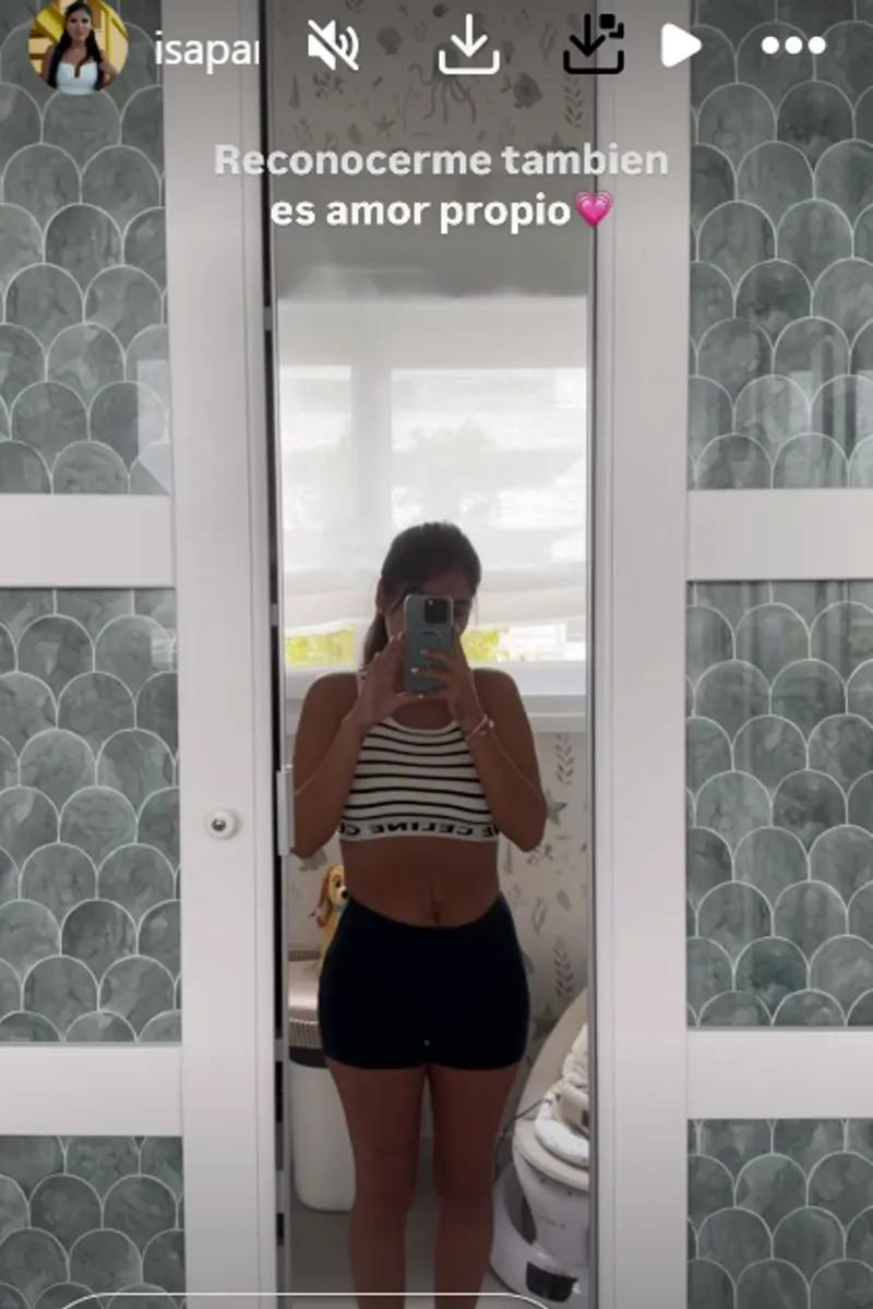 isa-pantoja-ha-compartido-una-foto-frente-al-espejo-para-mostrar-su-figura-tras-el-parto-2-3-...webp