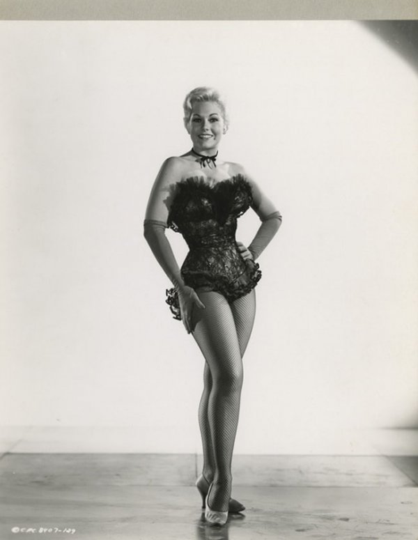 kim1396_3_lg.jpgkim novak.jpg