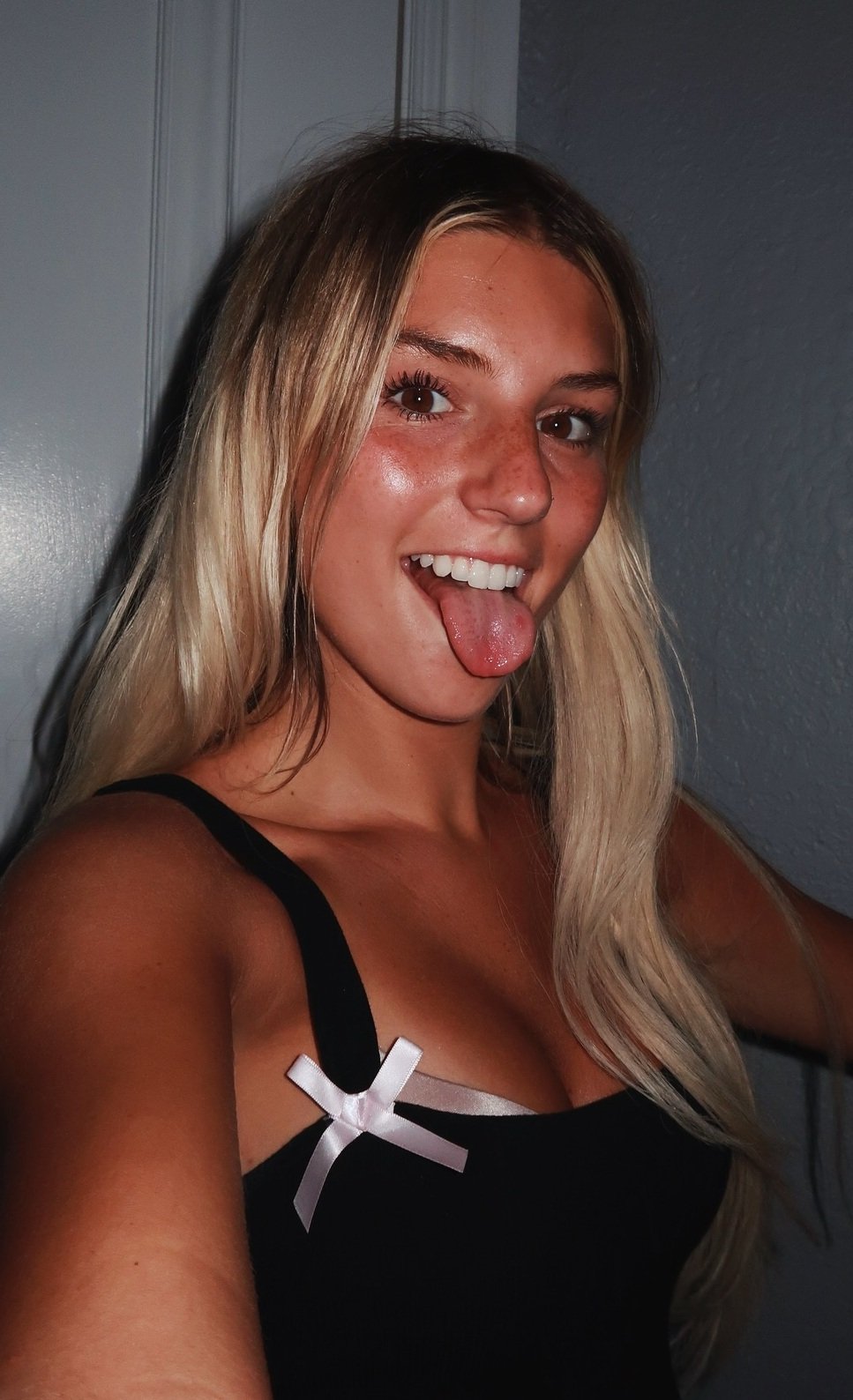 Lengua fuera (2).jpg