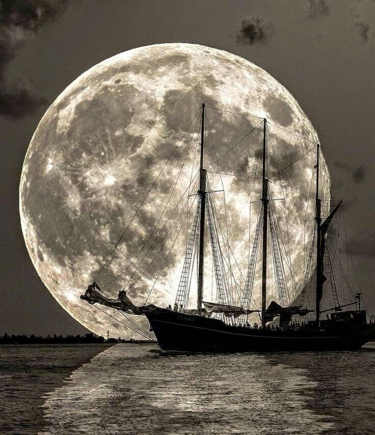 Luna llena Barco.jpg