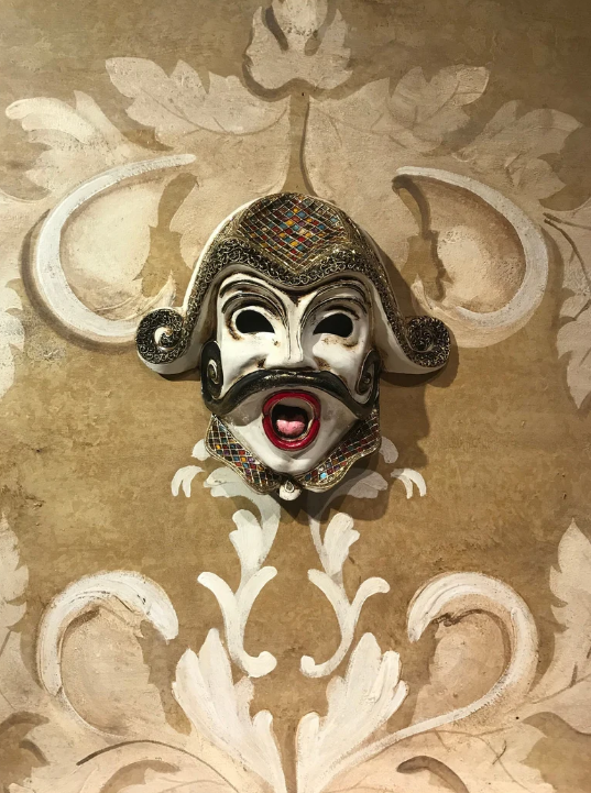 Máscara veneciana, Máscara de Arlequín 🎭.png