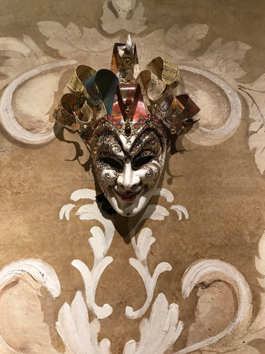 Máscara veneciana, máscara de arlequín del guasón, 🎭.png
