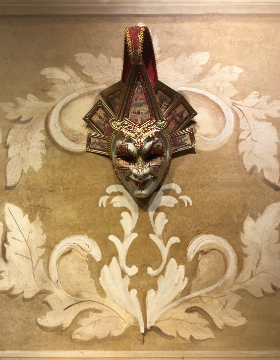 Máscara veneciana Tarot del Guasón Rojo 🎭.png