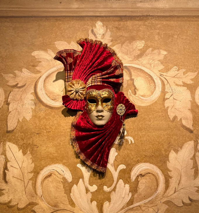Máscara veneciana ventilador de terciopelo rojo 🎭.png