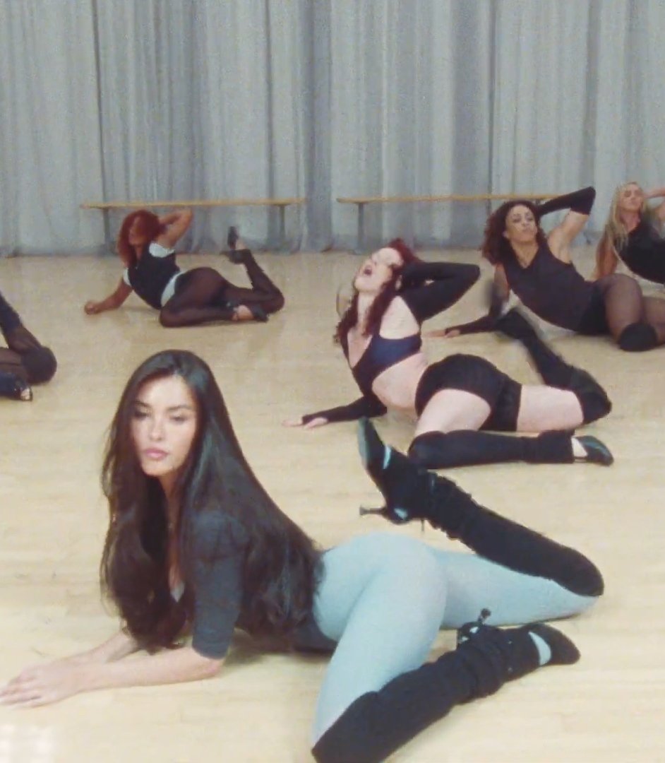 Madison Beer - yes baby (Official Music Video) - MadisonBeerMusicVEVO (1080p, h264, youtube)(9).jpg