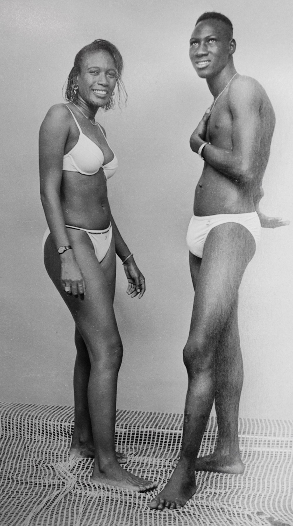 Malick Sidibé - Trois portraits de couples en petite tenue 3.jpg