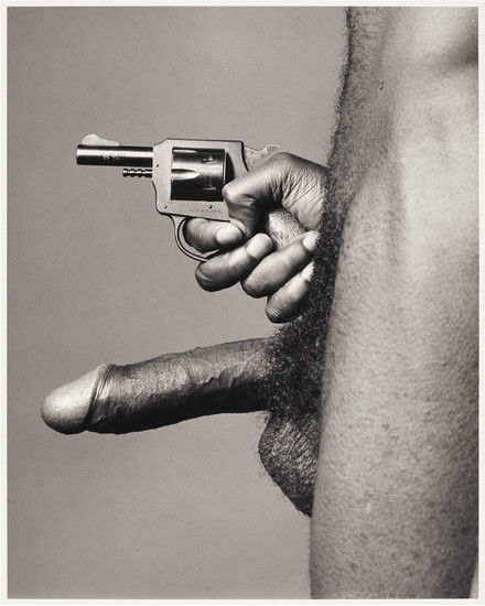 MAPPLETHORPE-cock-and-gun-1982-normal.jpg