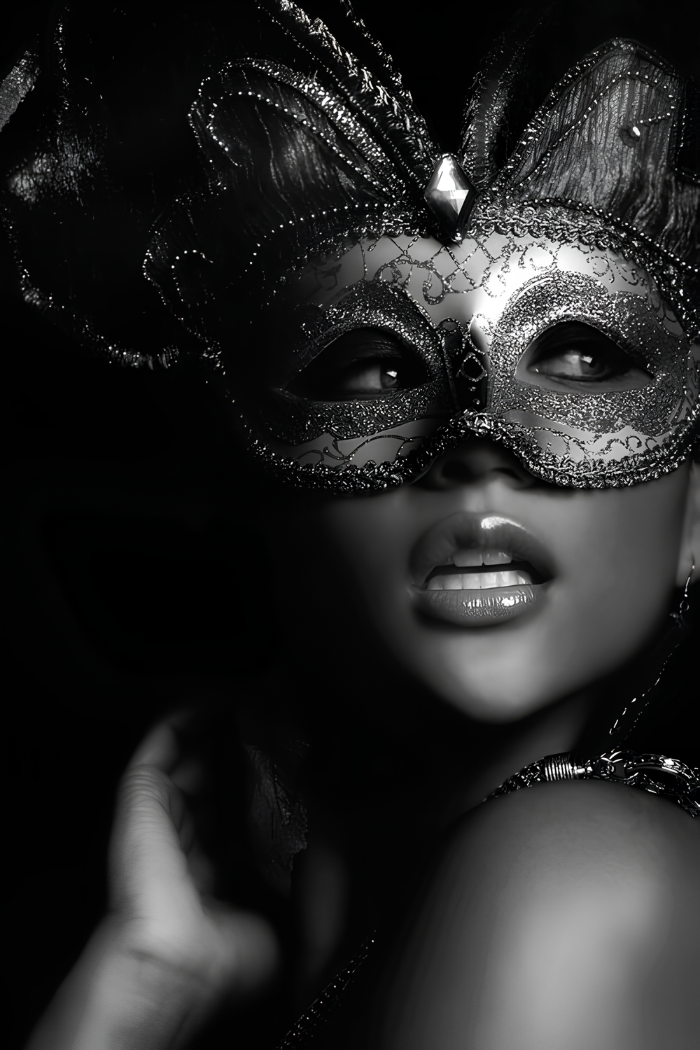 Mascara Woman B-N.png