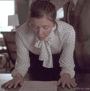 nalgadas-la-secretaria.gif