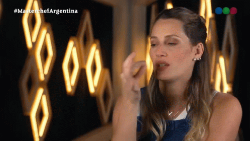 pa-chuparse-los-dedos-mica-viciconte.gif