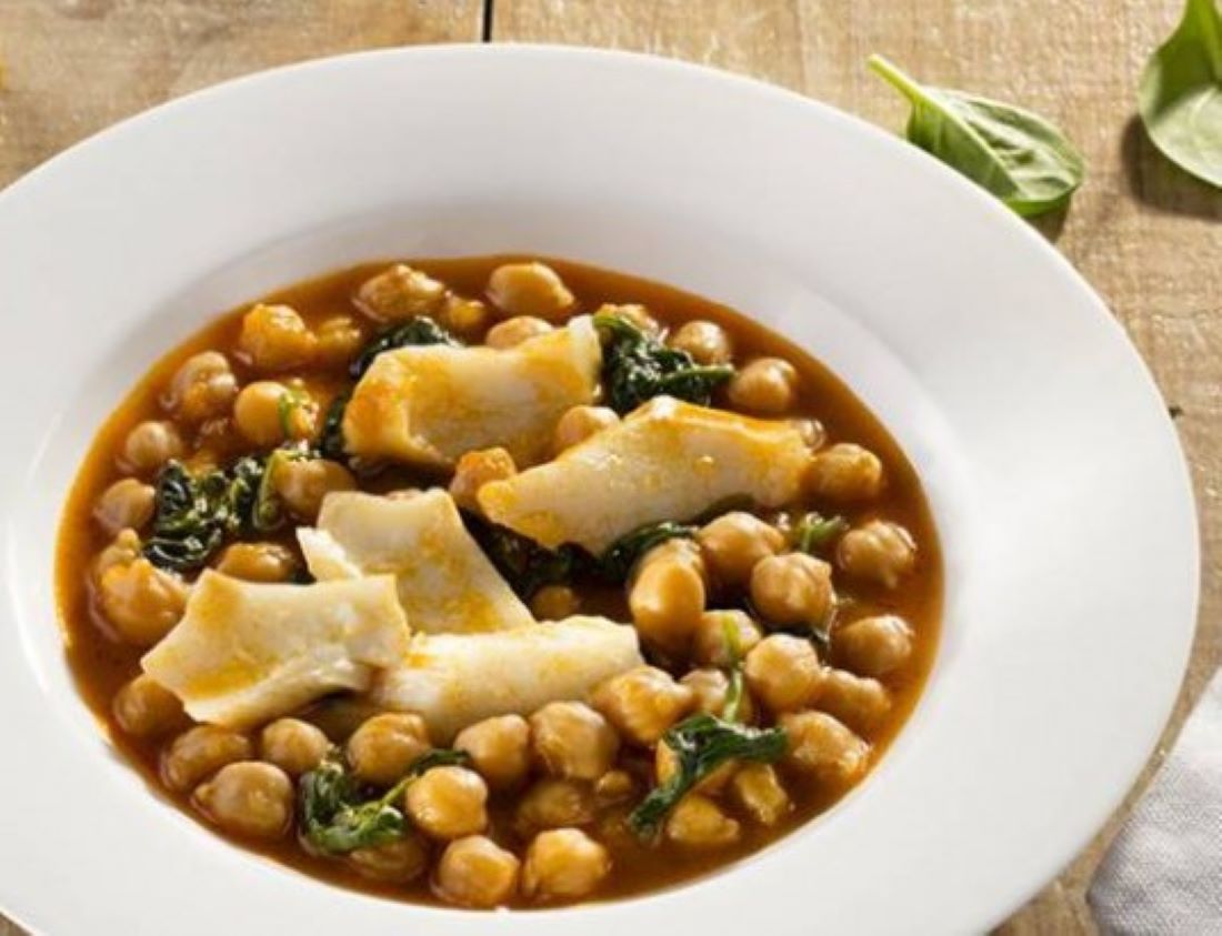 Potaje de garbanzos con bacalao.jpg Potaje de garbanzos con bacalao.jpg
