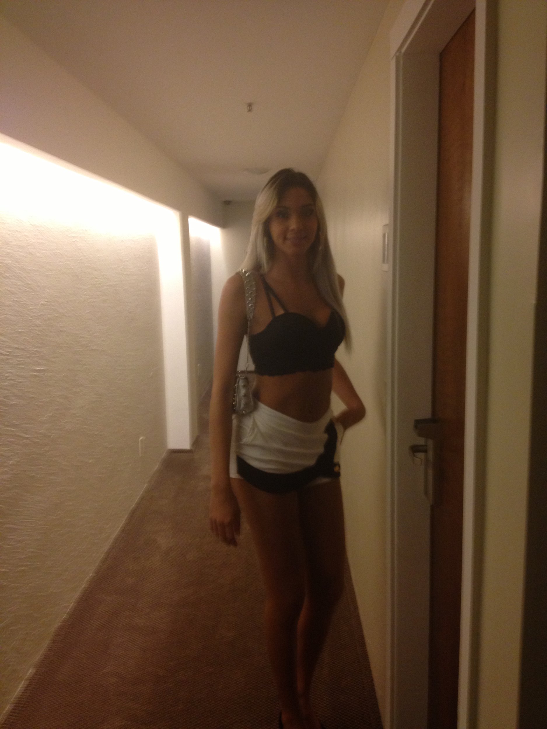 Priscila orla door V.JPG