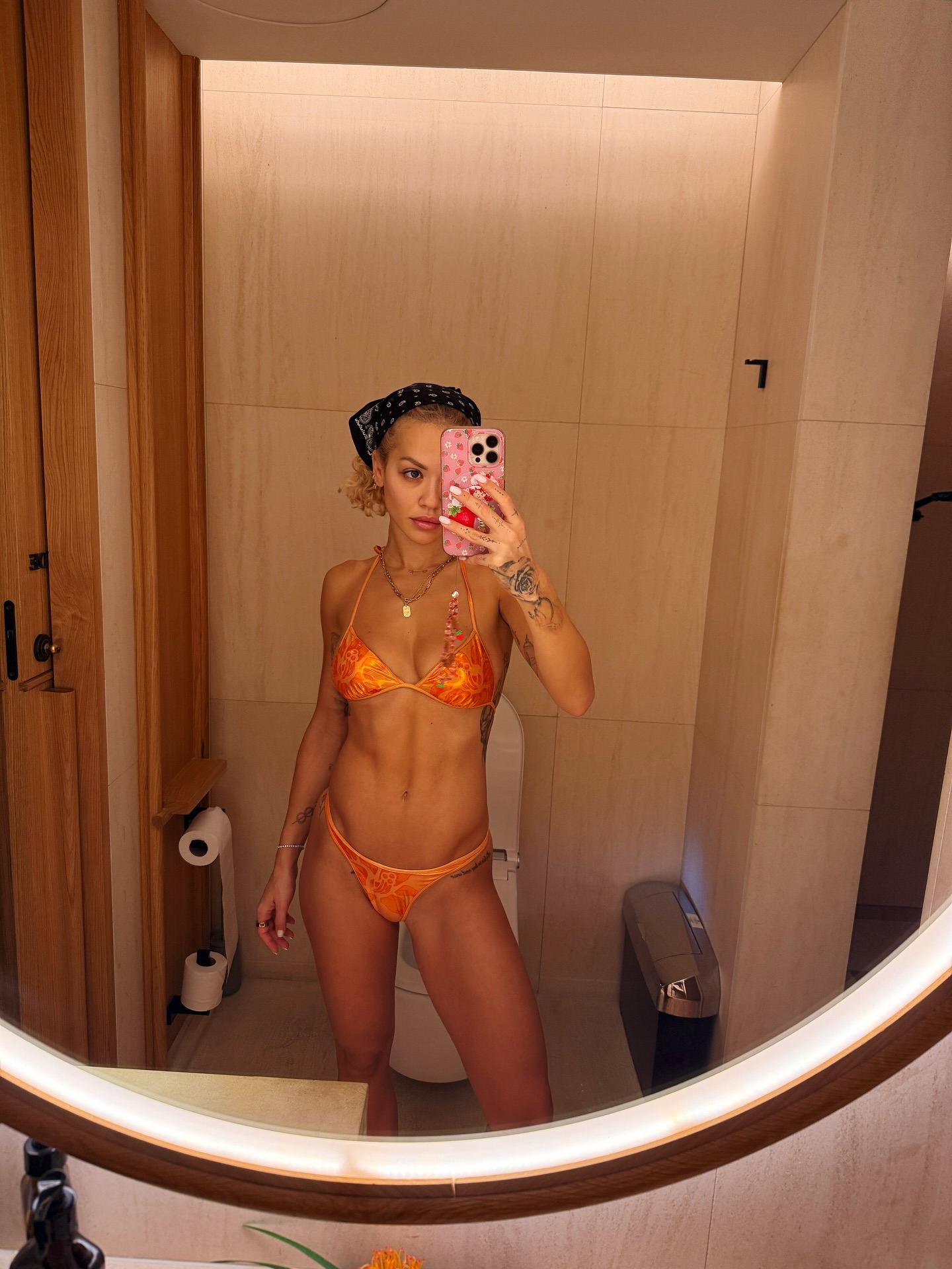 rita-ora 758439432199103598_189379530__2_.jpg